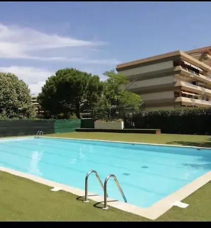 F3 Avec Jardin Et Piscine Apartamento
